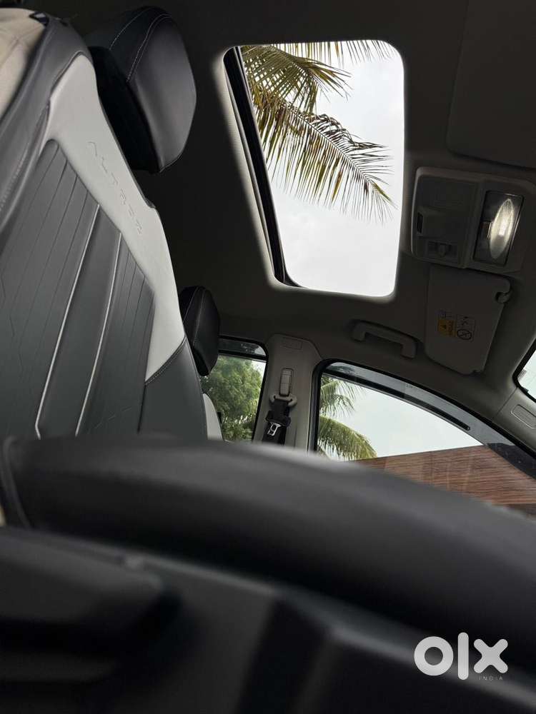 Tata Altroz Accomplished S Mt Diesel, 2025, Petrol