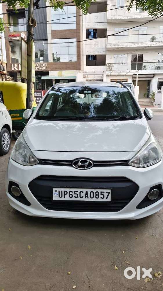 Hyundai Grand I10 Sportz, 2015, Petrol