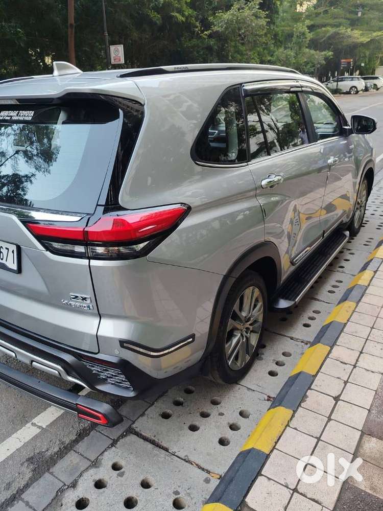 Toyota Innova Hycross 2.0 Zx Hybrid 7 Str, 2025, Petrol