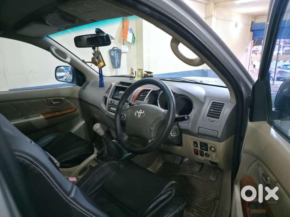 Toyota Fortuner 4x4 Manual Limited Edition, 2010, Diesel