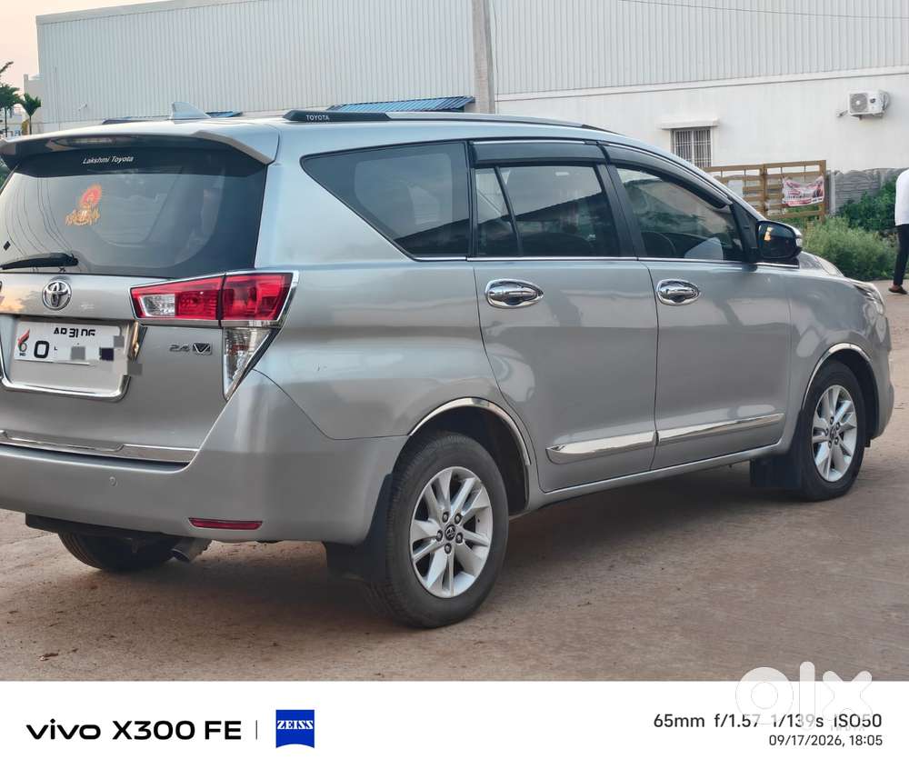 Toyota Innova Crysta [2020-ongoing] 2.4 Vx 8 Str, 2016, Diesel