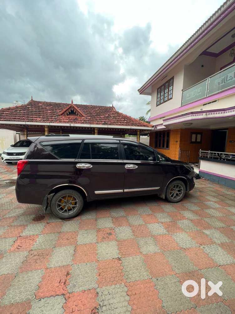 Toyota Innova Crysta 2.4 V 2016-17  Good Condition