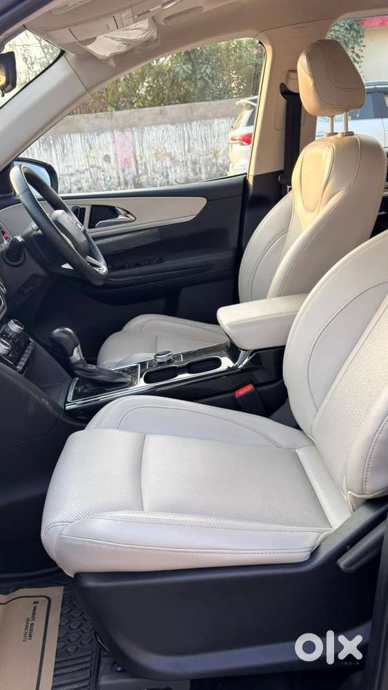 Mahindra Xuv700 2.2 Ax 7 Diesel At Luxury Pack Str, 2022, Diesel