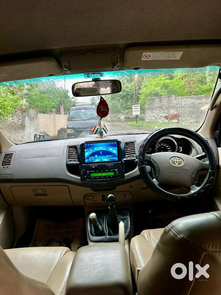 Black Toyota Fortuner 4x4