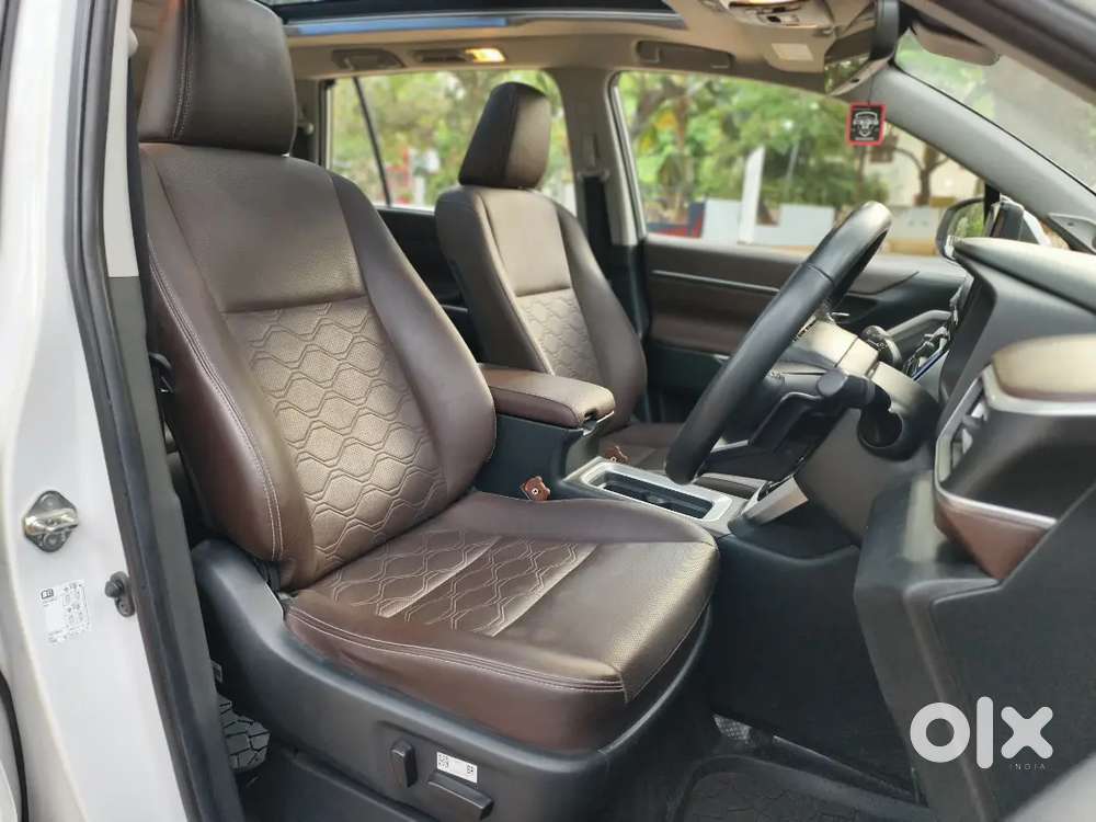 Toyota Innova Hycross Zx Hybrid Just 26000km