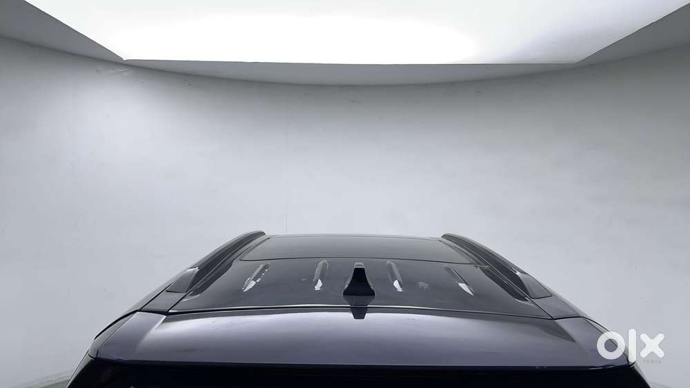 Mahindra Xuv700 2.2 Ax 5 Diesel At 7 Str, 2022, Diesel