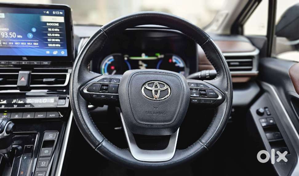 Toyota Innova Hycross 2.0 Zx Hybrid 7 Str, 2023, Electric