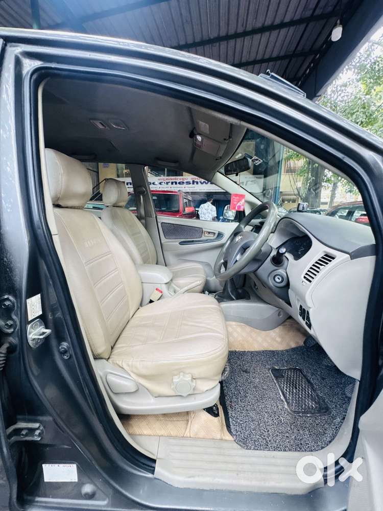 Toyota Innova 2.5 G (Diesel) 8 Seater, 2012, Diesel