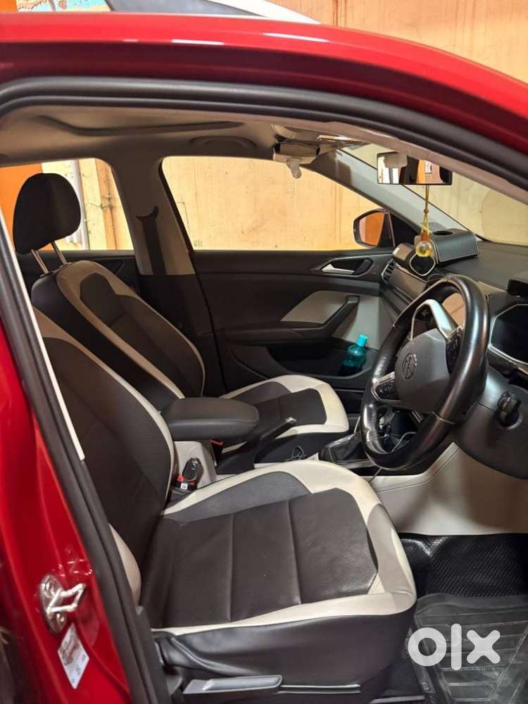 Volkswagen Taigun 1.0 Tsi Highline At, 2023, Petrol