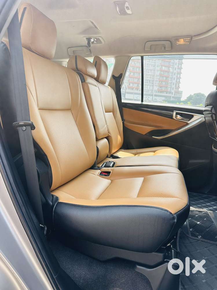 Toyota Innova Crysta 2.4 V 8 Str, 2016, Diesel