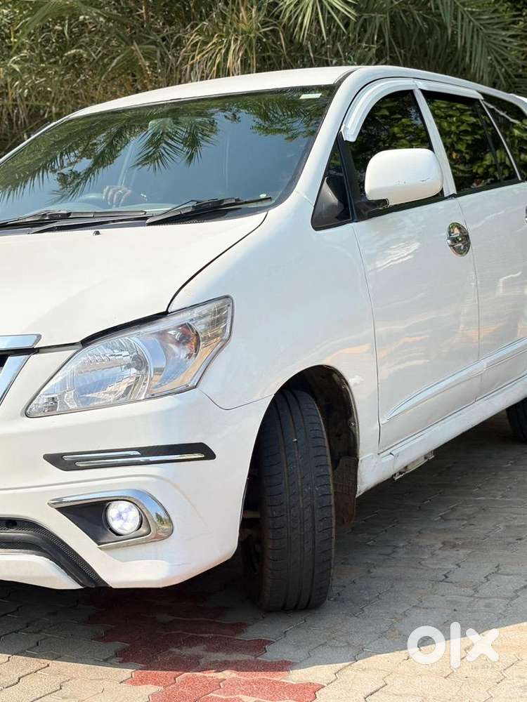 Toyota Innova 2011 Diesel Well Maintained