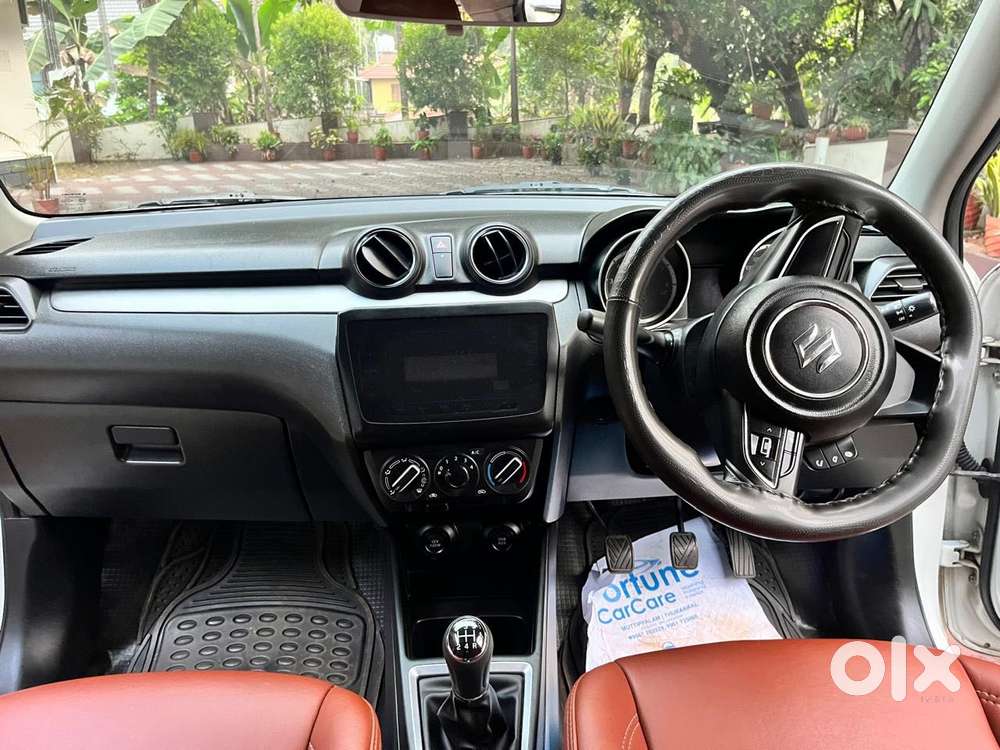 Maruti Suzuki Swift Vxi Optional, 2022, Petrol
