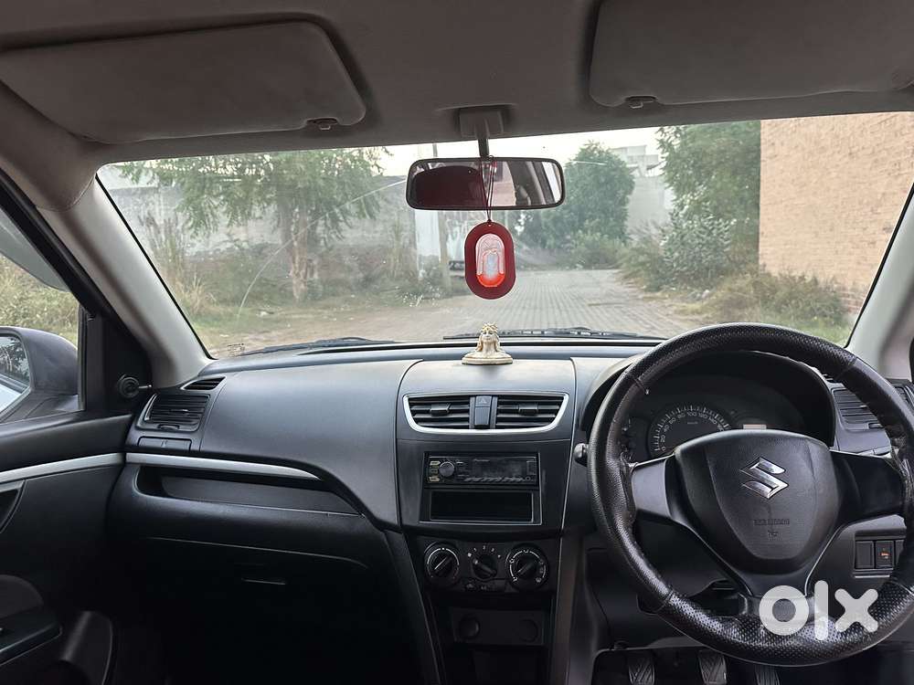 Maruti Suzuki Swift Lxi Optional-o, 2017, Petrol