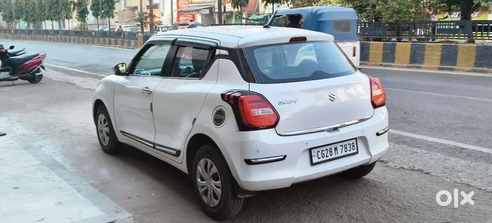 Maruti Suzuki Swift 2022 Petrol 76000 Km Driven