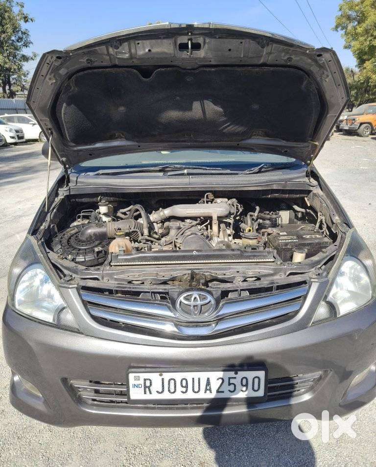 Toyota Innova 2.5 V 7 Str, 2010, Diesel