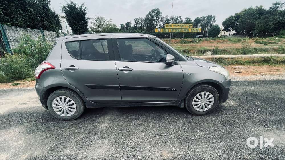 Maruti Suzuki Swift (vxi(o))
