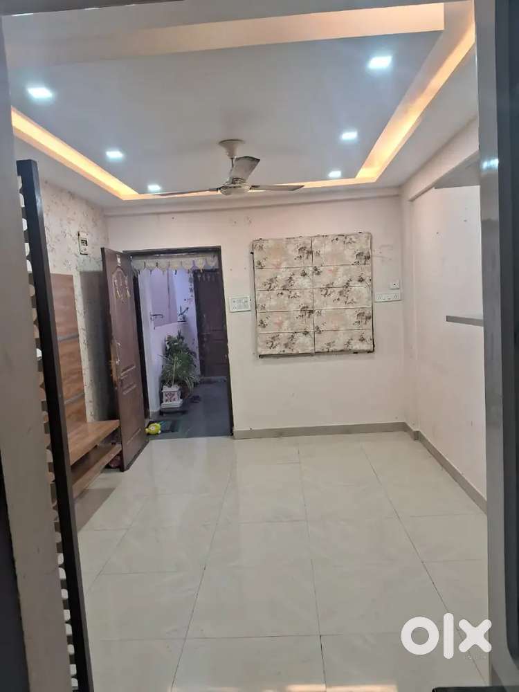ROOM AVAILABLE FOR RENT