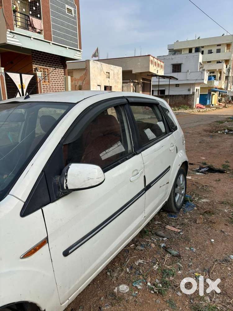 Ford Figo 2012 Diesel 60000 Km Driven