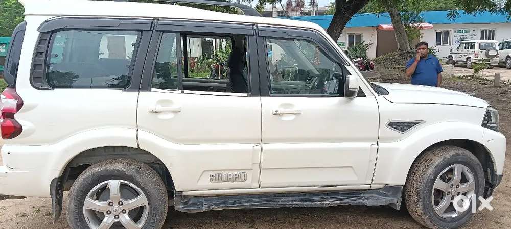 Mahindra Scorpio 2019 Variant S11