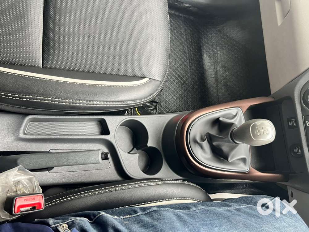 Hyundai Aura S Cng (2022) With Extended Warranty