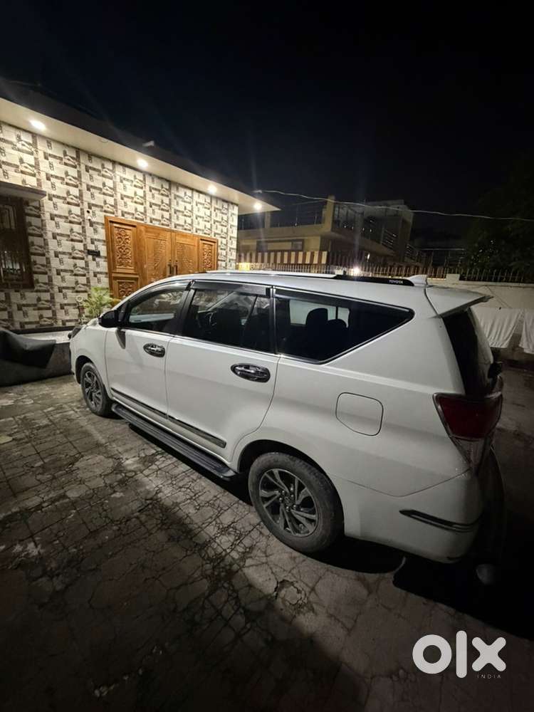 Toyota Innova Crysta 2023 Diesel Manual