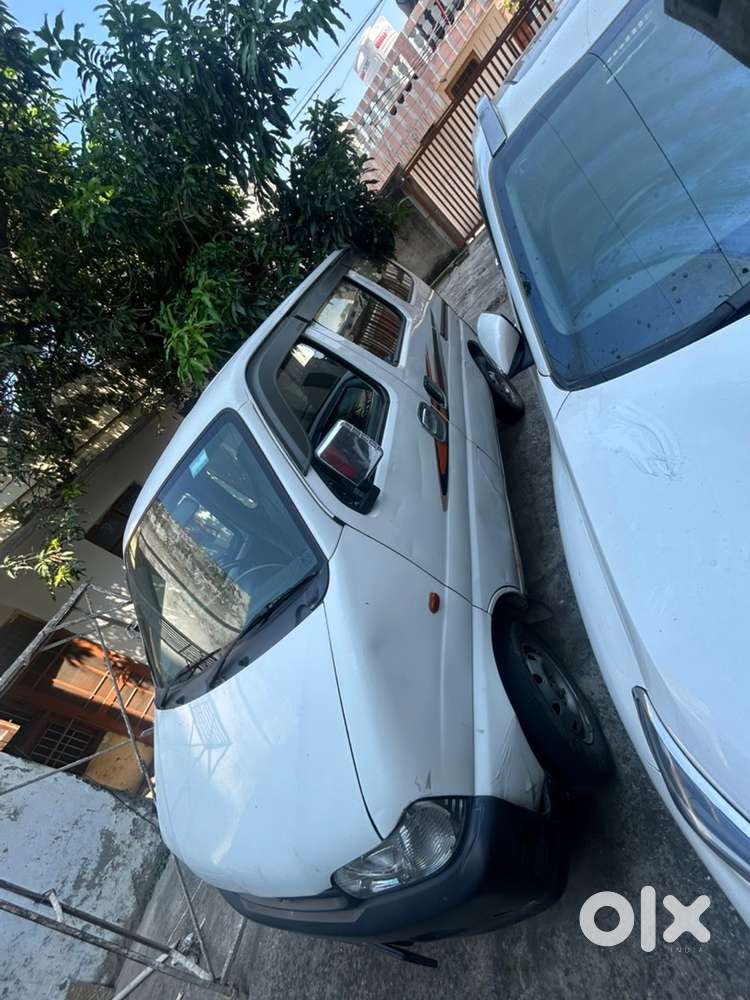 Maruti Eeco Petrol 2018 White Color