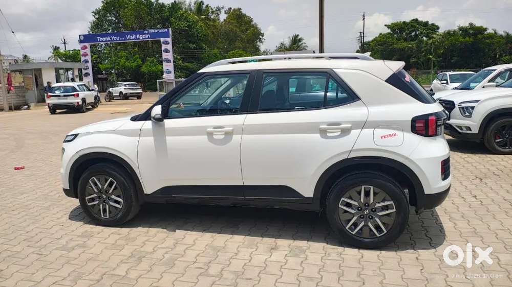Hyundai Venue Se Petrol Automatic 2025