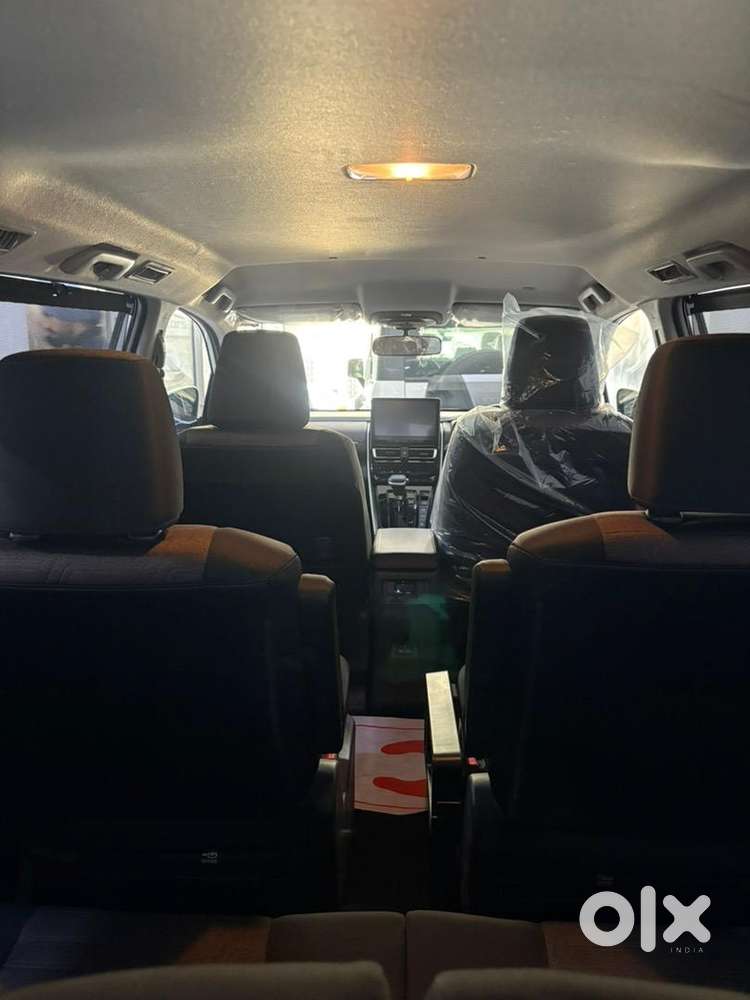Toyota Innova Hycross 2026 Petrol 0 Km Driven