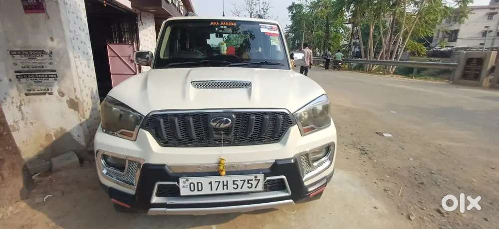 Mahindra Scorpio 2016