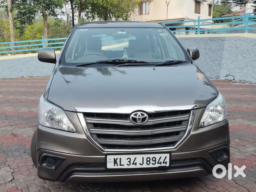 Toyota Innova 2014