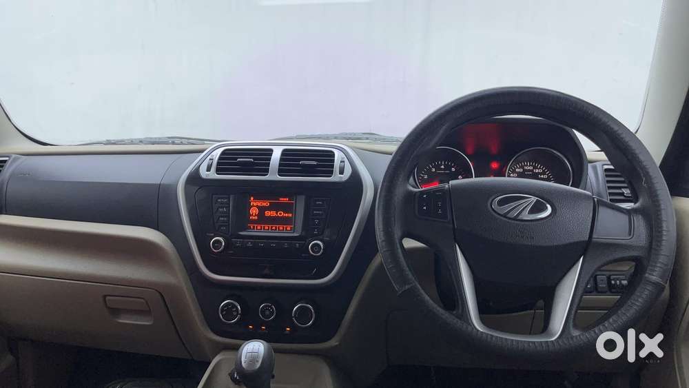 Mahindra Tuv 300 Mhawk100 T8 Dual Tone, 2016, Diesel