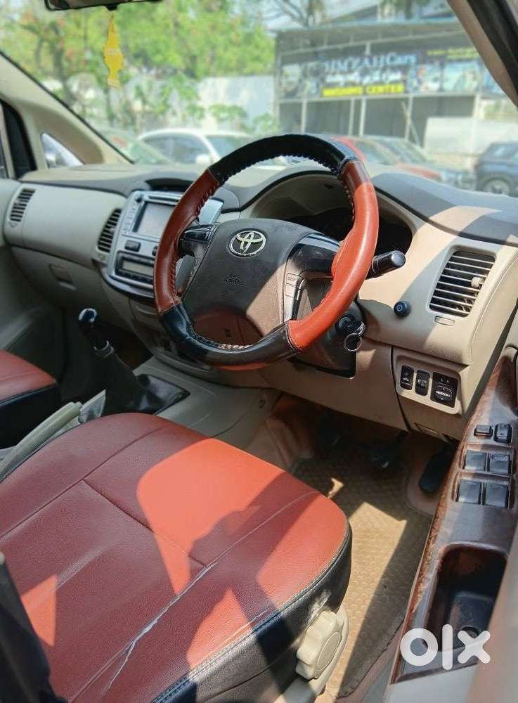 Toyota Innova 2.5 V 7 Str, 2012, Petrol