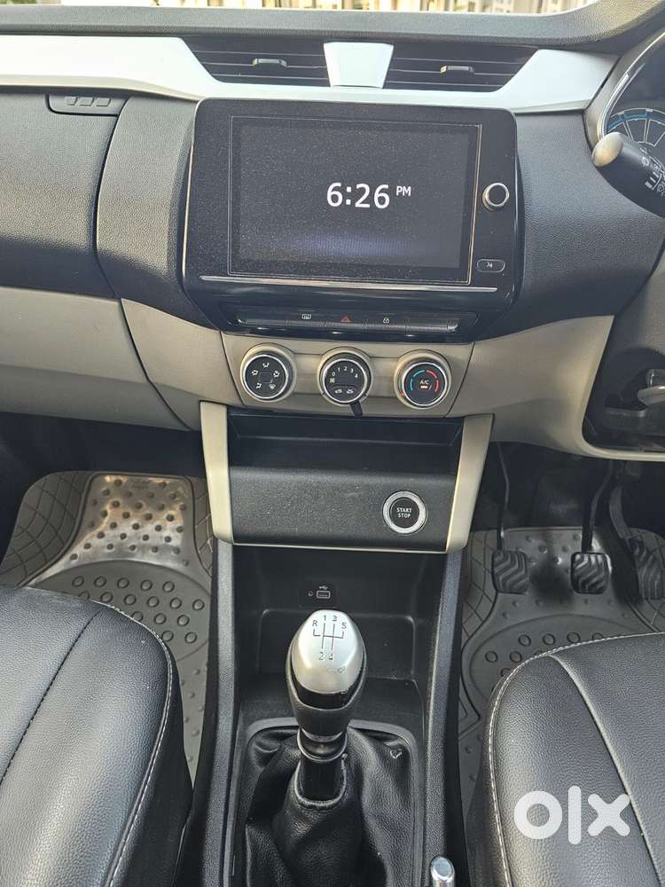 Renault Triber Rxz, 2019, Petrol
