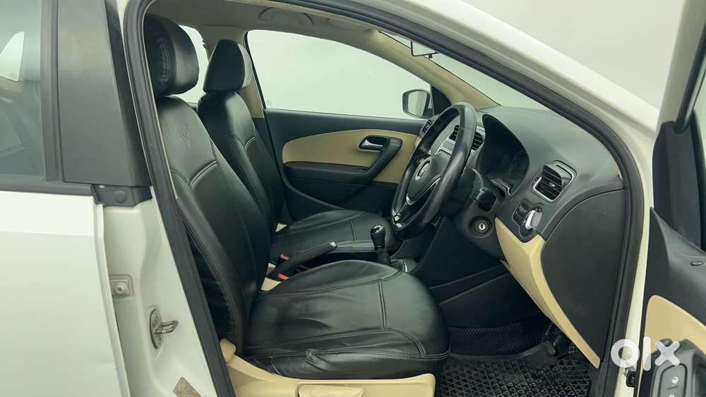 Volkswagen Polo Petrol Highline 1.2l, 2015, Petrol