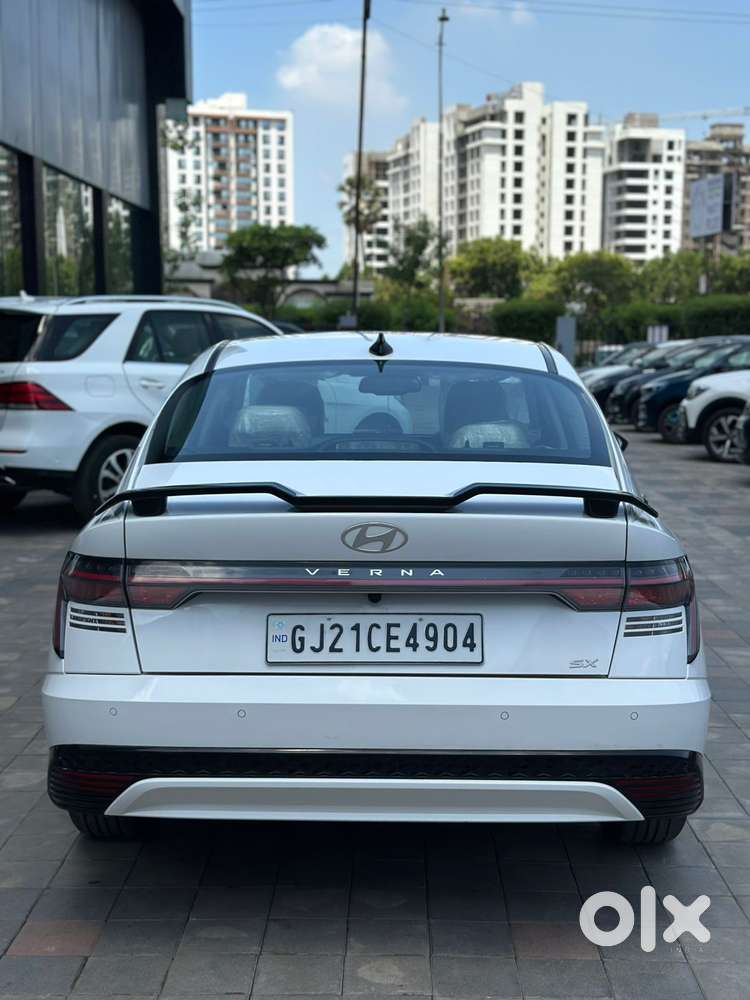 Hyundai Verna 1.5 Sx (o) Ivt, 2024, Petrol