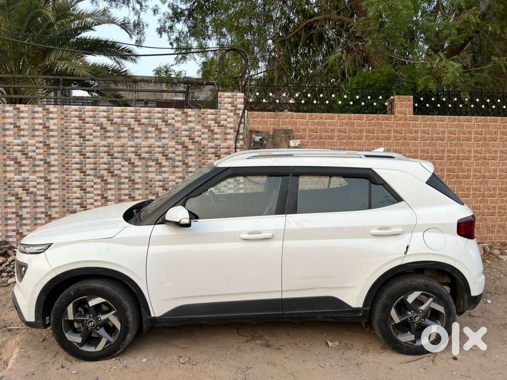Hyundai Venue Petrol 2021