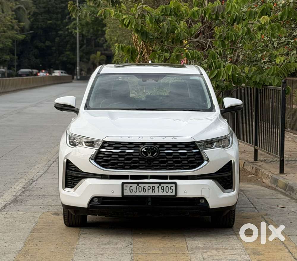 Toyota Innova Hycross 2.0 Zx (o) Hybrid 7 Str, 2023