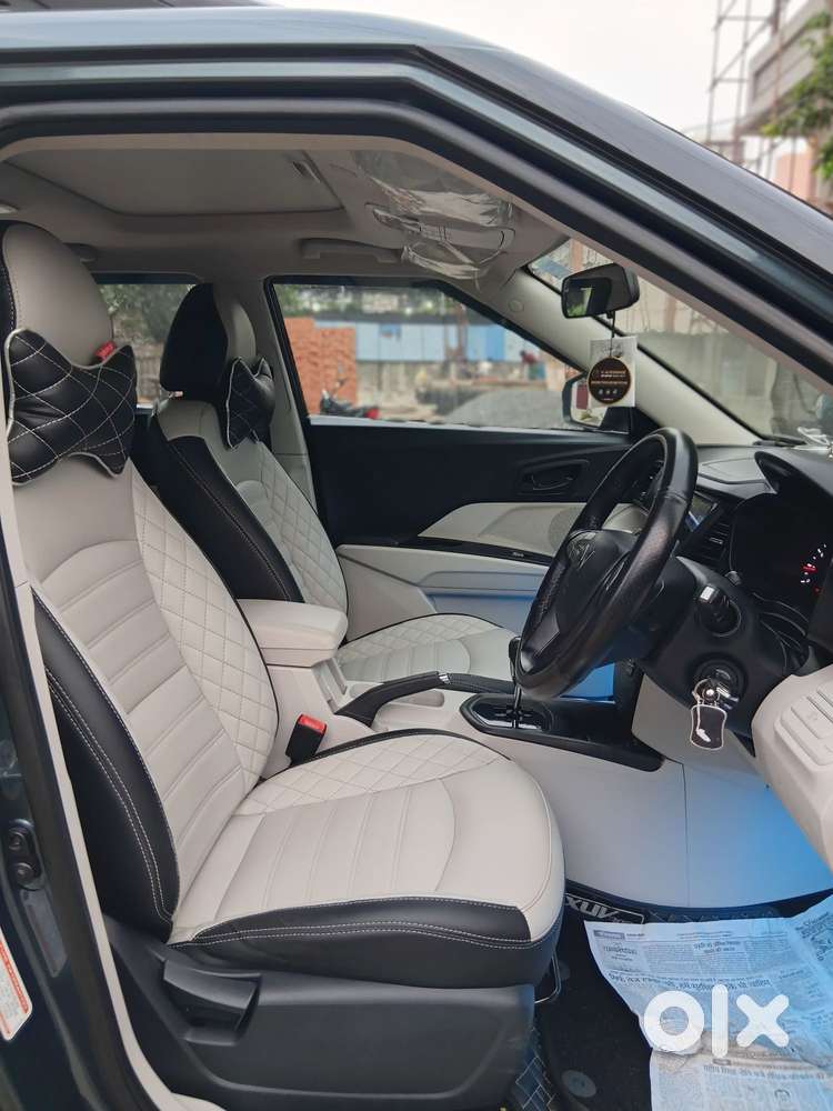 Mahindra Xuv300 1.2 W6 Amt Petrol, 2023, Petrol