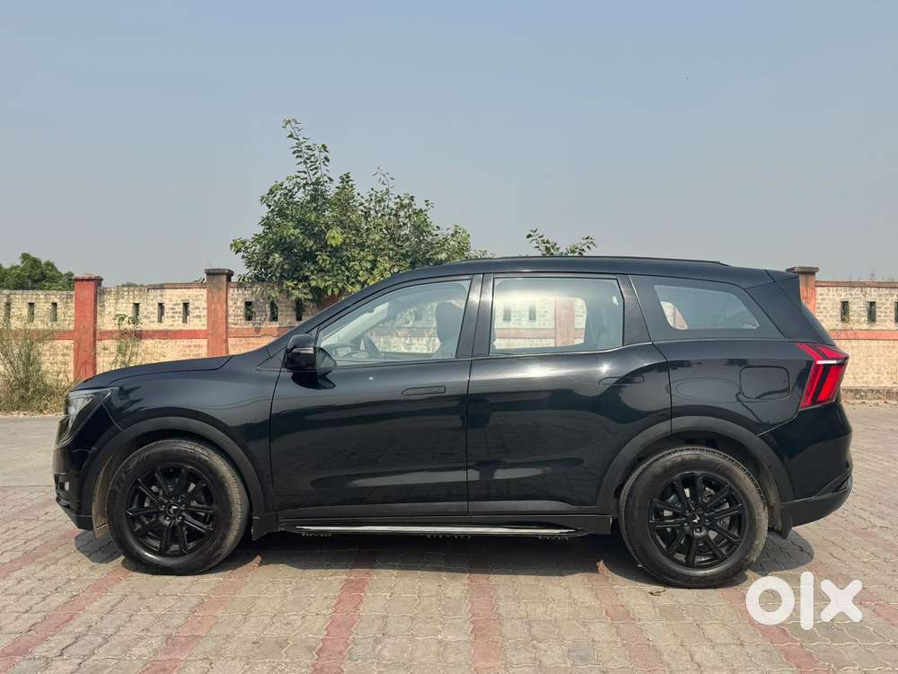 Mahindra Xuv700 2.0 Ax 7 Petrol At Luxury Pack Str, 2025, Petrol