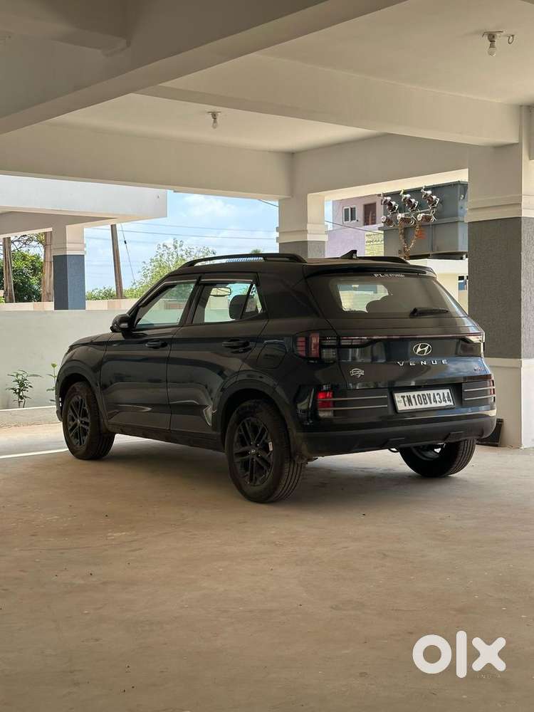 Hyundai Venue 2023 Petrol Car