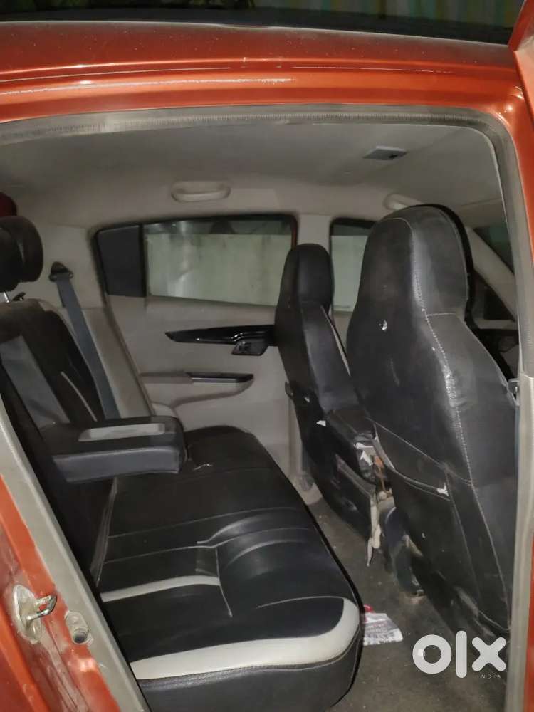 Mahindra Kuv 100 K6 Diesel Top Model