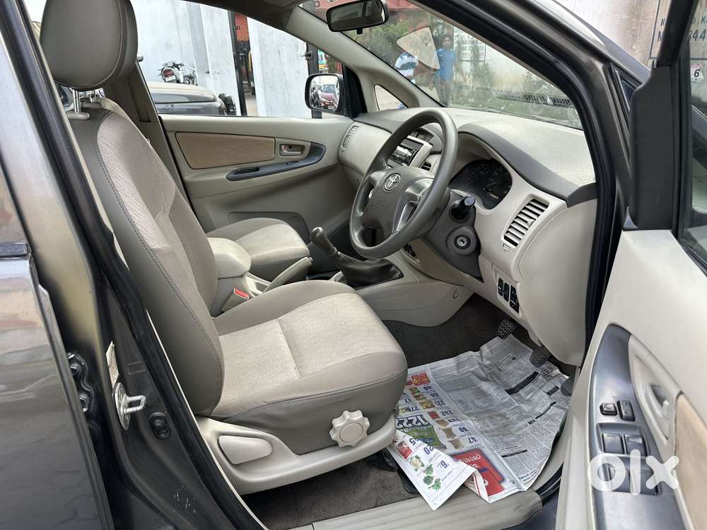 Toyota Innova 2.5 G (diesel) 7 Seater Bs Iv, 2014, Diesel