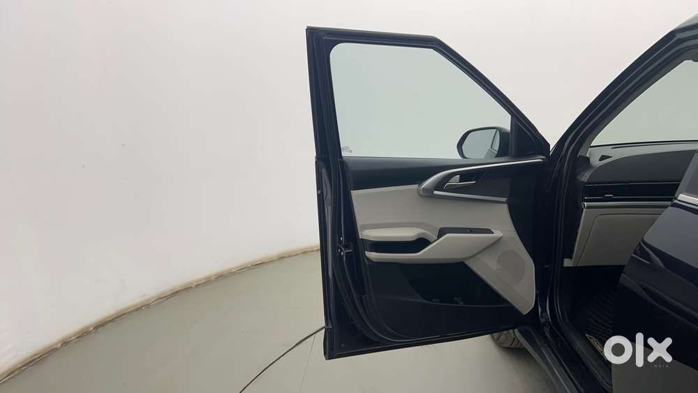 Kia Carens 1.4 Prestige Plus Turbo Dct 7 Str, 2023, Petrol