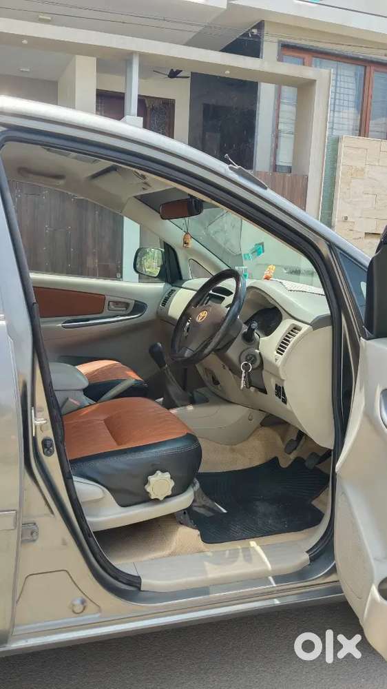 Toyota Innova 2011 Diesel Well Maintained