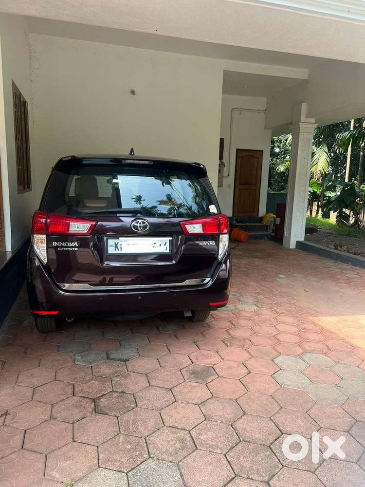 Toyota Innova Crysta, 2017