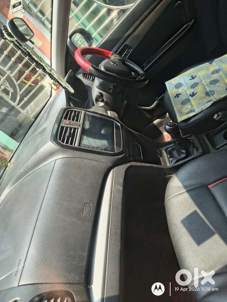 Maruti Suzuki Vitara Brezza Zdi (diesel Manual)