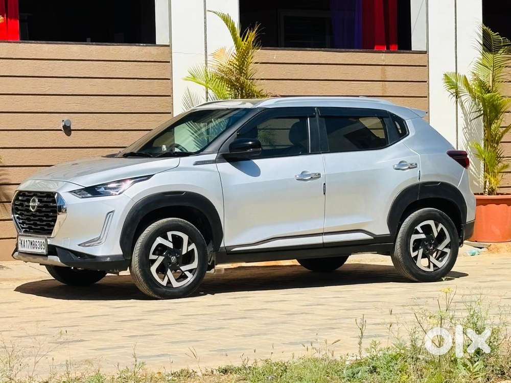 Nissan Magnite 1.0 Xv Premium, 2023, Petrol