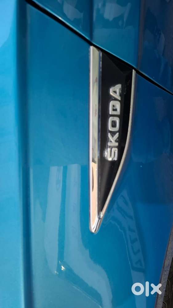 Skoda Slavia 1.0 Tsi Style At, 2023, Petrol