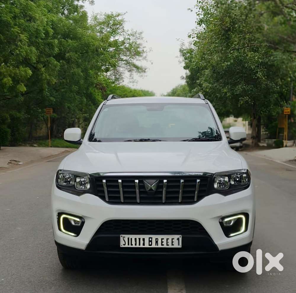 Mahindra Scorpio-n 2.0 Z2 Petrol Mt 7 Str, 2025, Petrol