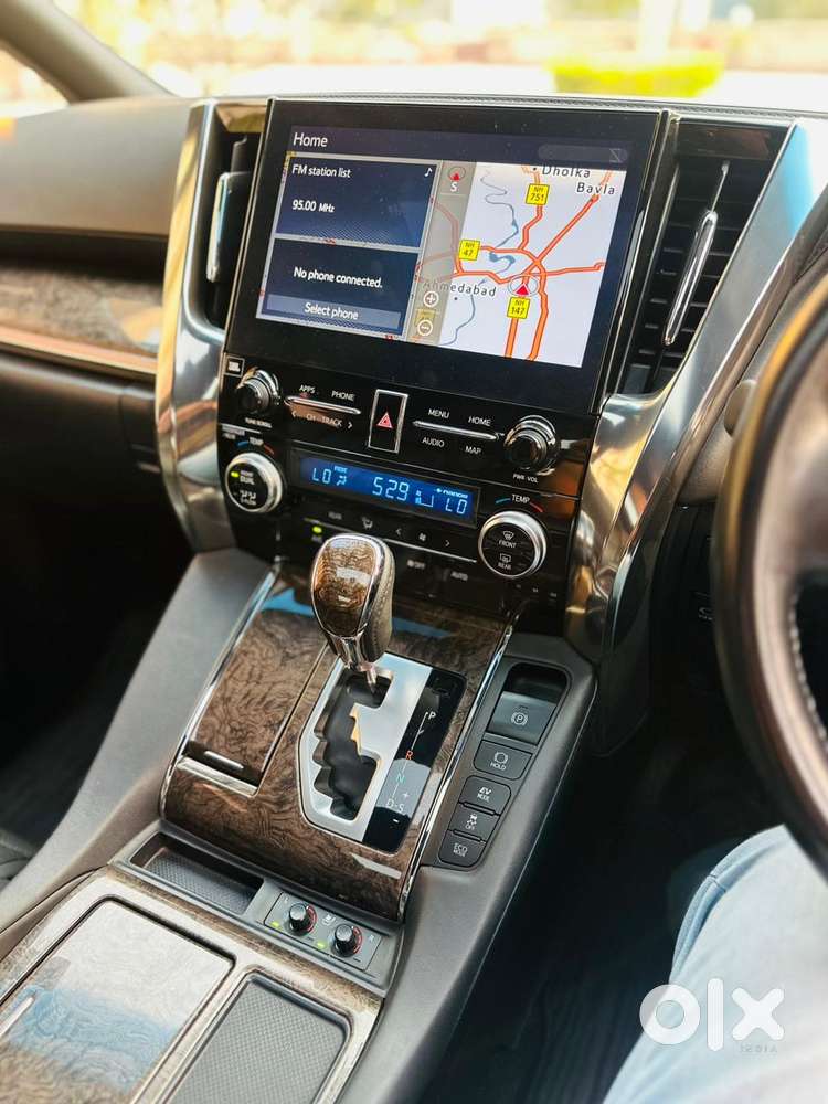 Toyota Vellfire Vip – Executive Lounge, 2021, Petrol